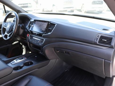 Used 2025 Honda Ridgeline TrailSport image 39