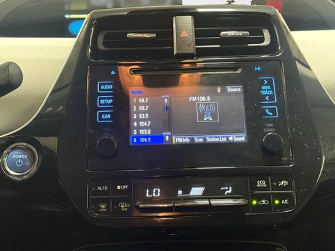 Used 2017 Toyota Prius Two w/ Prius Two Safety Plus Package FWD image 17