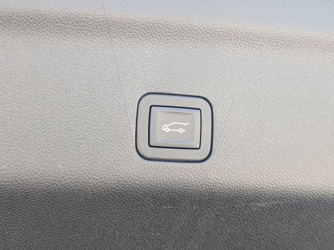 Used 2026 Chevrolet Suburban Z71 w/ Comfort Package AWD/4WD image 21