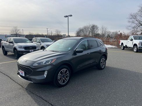 Used 2020 Ford Escape SEL image 3