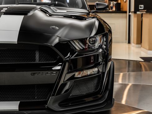 Used 2020 Ford Mustang Shelby GT500 w/ Carbon Fiber Track Pack image 28