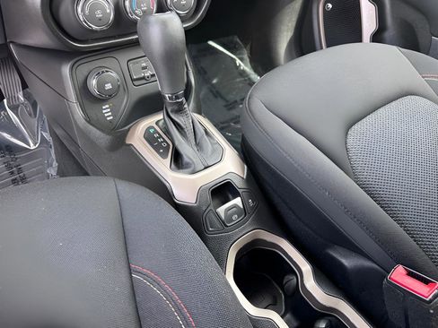 Used 2016 Jeep Renegade 75th Anniversary AWD/4WD image 20