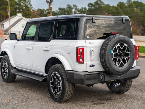 New 2025 Ford Bronco Outer Banks image 4