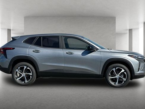 New 2026 Chevrolet Trax RS w/ Driver Confidence Package FWD image 3