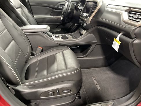 Used 2023 GMC Acadia Denali image 14