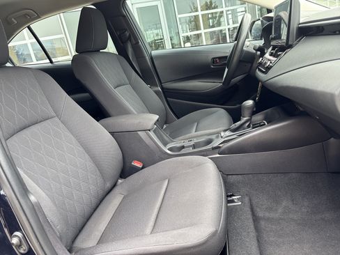 Used 2025 Toyota Corolla LE FWD image 27