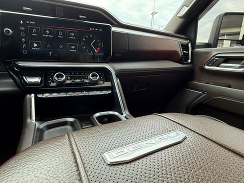 Used 2024 GMC Sierra 3500 Denali w/ Denali Reserve Package image 28