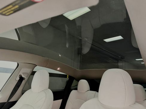 Used 2021 Tesla Model Y 2WD image 24