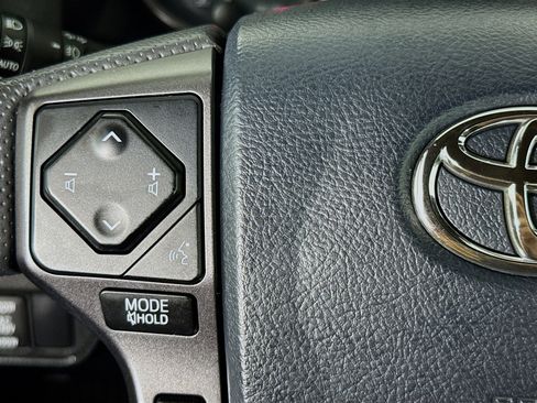 Used 2020 Toyota Tacoma TRD Sport w/ Technology Package RWD image 13