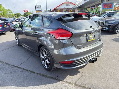Used 2018 Ford Focus ST FWD image 5