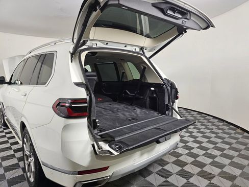 Used 2024 BMW X7 xDrive40i image 14