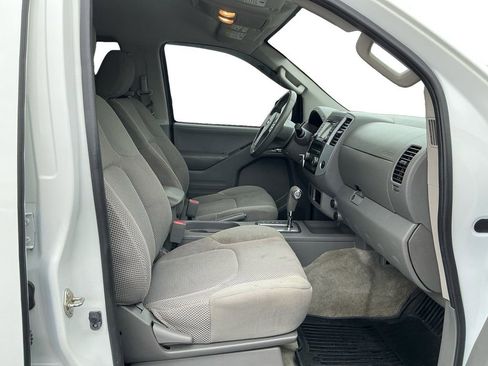 Used 2016 Nissan Frontier SV image 22