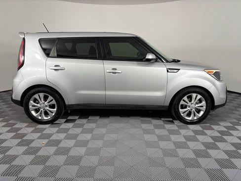 Used 2015 Kia Soul + FWD image 7