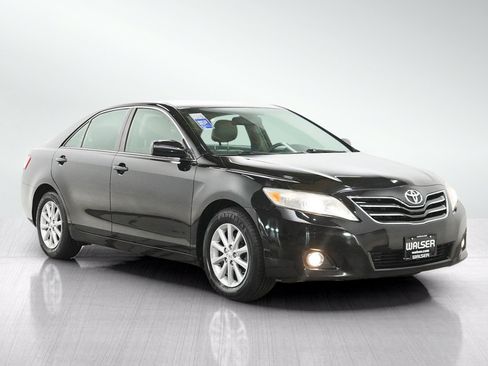 Used 2011 Toyota Camry XLE w/ XLE Extra-Value Pkg #1 FWD image 7