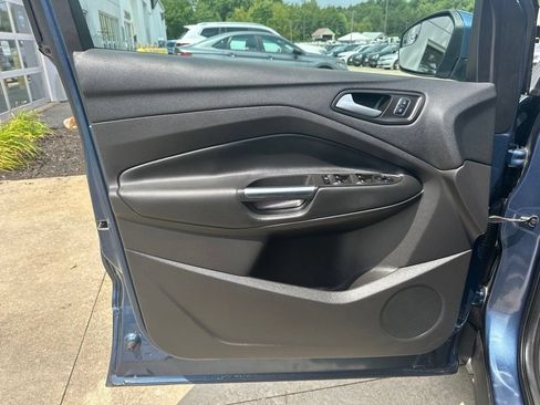 Used 2018 Ford Escape SE w/ SE Sync 3 Package FWD image 15