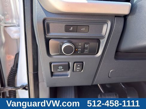 Used 2022 Ford Expedition XLT RWD image 25