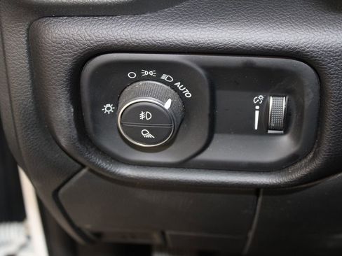 Used 2024 RAM 3500 Big Horn image 28