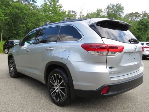 Used 2018 Toyota Highlander SE AWD/4WD image 7