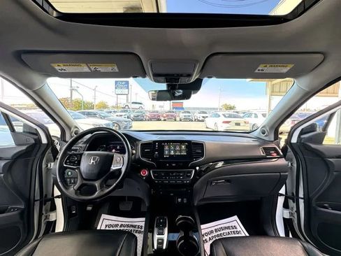 Used 2019 Honda Pilot Touring image 17