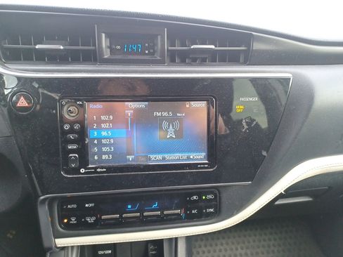 Used 2018 Toyota Corolla iM w/ All-Weather Mat Package image 9