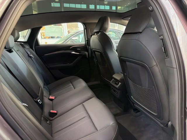 Used 2025 Audi A6 e-tron Premium Plus w/ Premium Plus AWD/4WD image 11