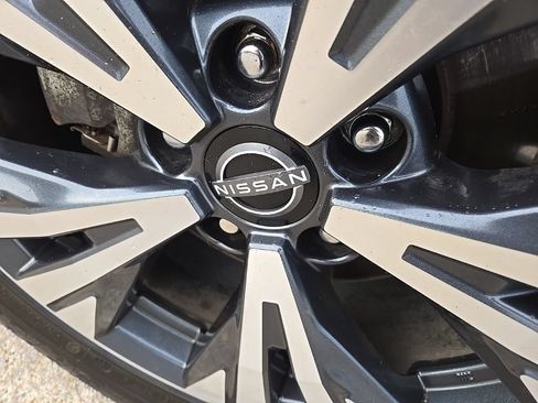 Used 2023 Nissan Rogue SV AWD/4WD image 26
