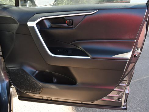 Certified 2025 Toyota RAV4 LE image 23