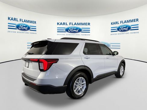 New 2026 Ford Explorer Active RWD image 3
