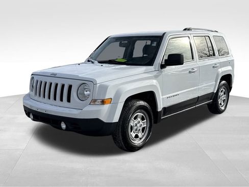 Used 2016 Jeep Patriot Sport w/ Power Value Group image 2