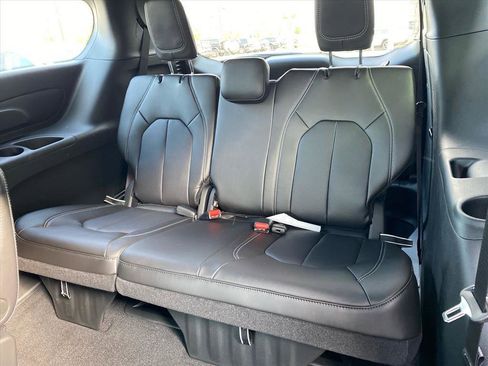 New 2026 Chrysler Pacifica Select FWD image 14
