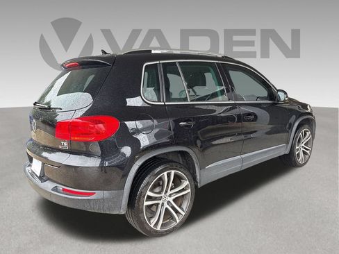 Used 2017 Volkswagen Tiguan SEL AWD/4WD image 23