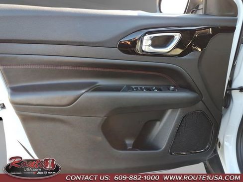 Used 2024 Jeep Compass Trailhawk AWD/4WD image 22