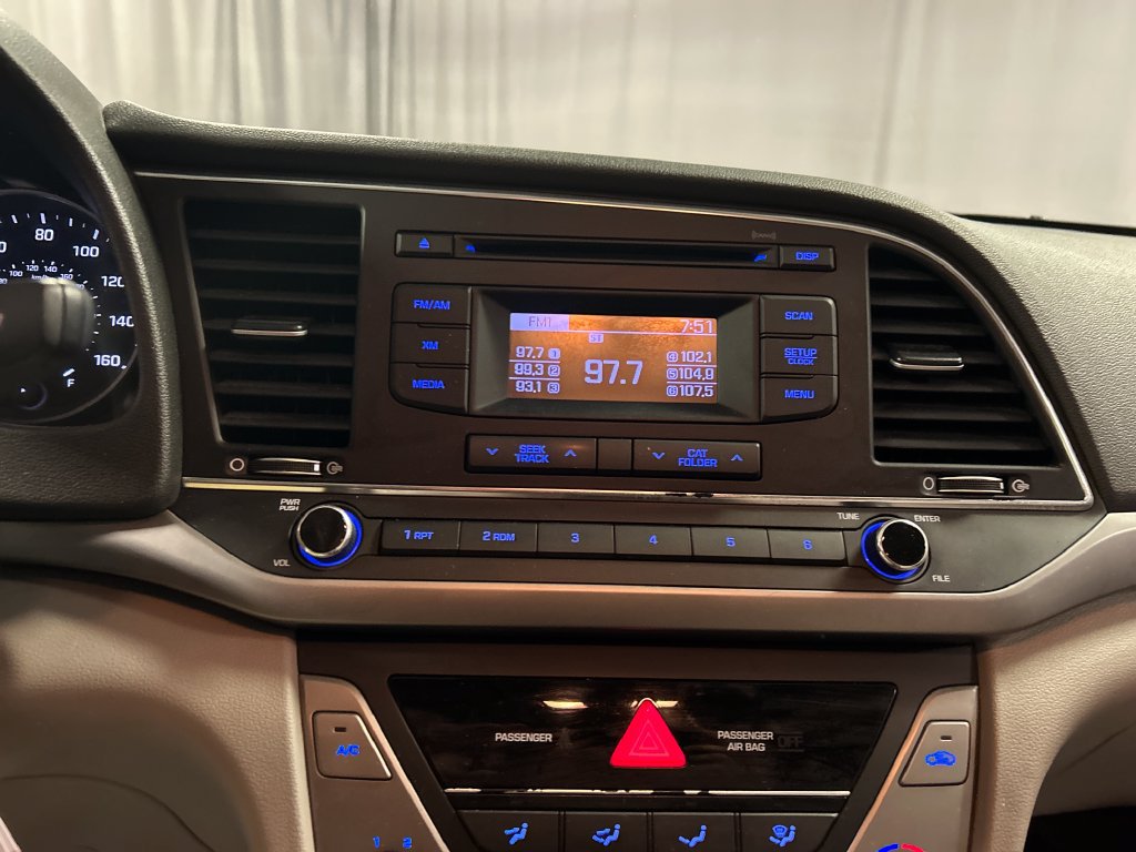 Used 2017 Hyundai Elantra SE FWD image 15