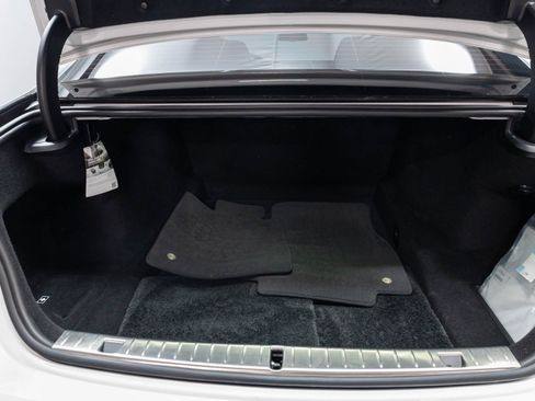 Used 2022 BMW ALPINA B7 xDrive AWD/4WD image 50