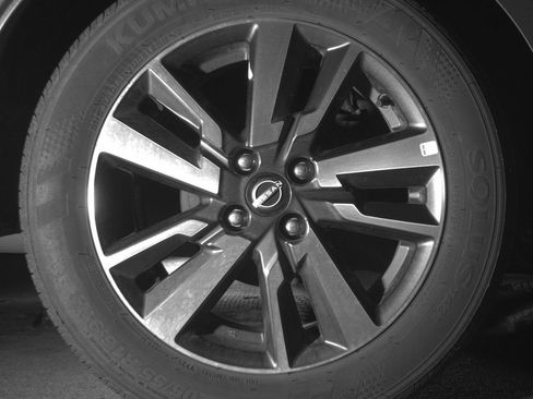 Used 2025 Nissan Versa SV FWD image 15