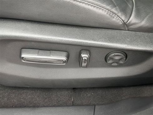 Used 2019 Honda CR-V Touring image 16