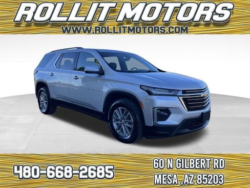 Used 2022 Chevrolet Traverse LT image 1