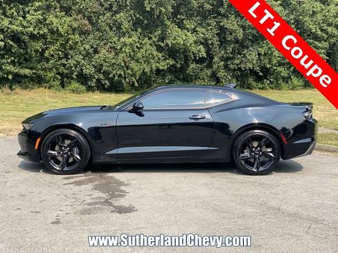 Used 2022 Chevrolet Camaro LT w/ RS Package image 4
