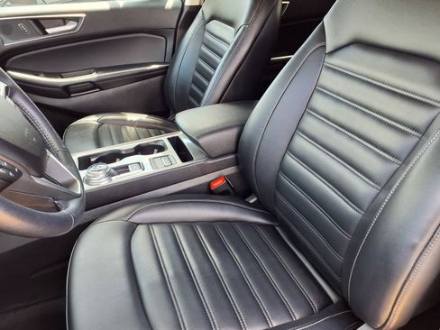 Used 2023 Ford Edge SEL w/ Convenience Package AWD/4WD image 3