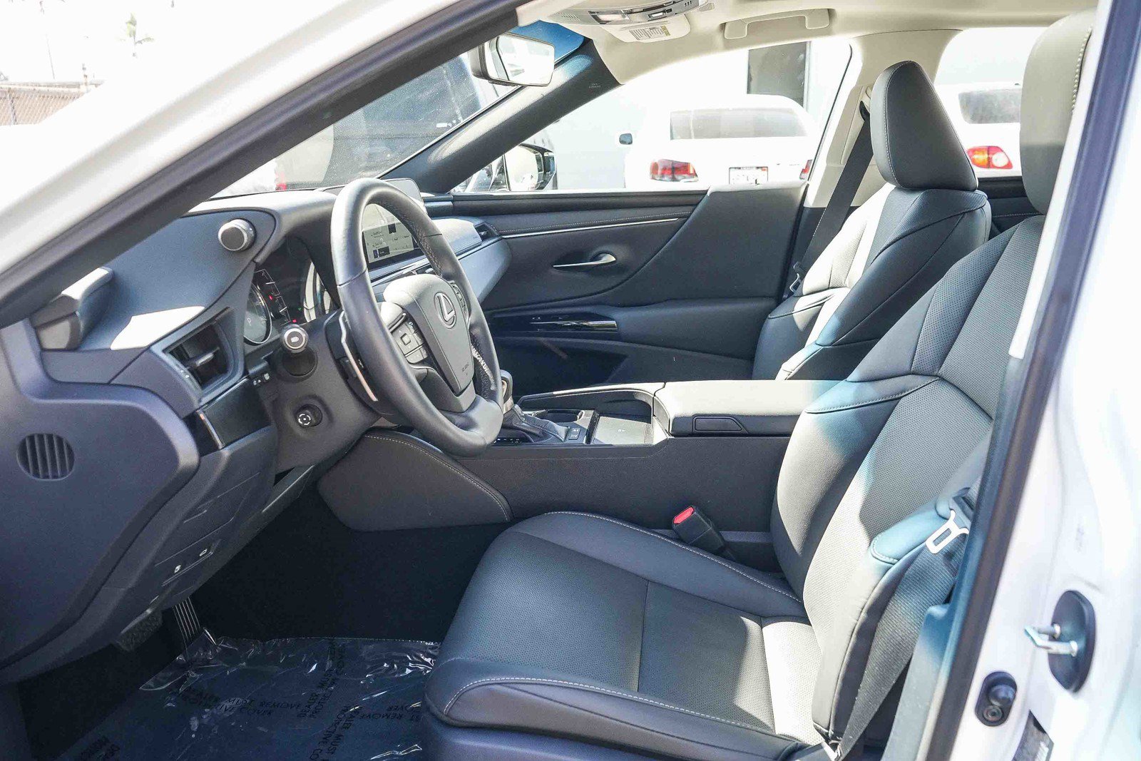 Certified 2025 Lexus ES 300h w/ Premium Package FWD image 17