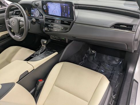 Used 2022 Lexus ES 300h w/ Premium Package FWD image 30