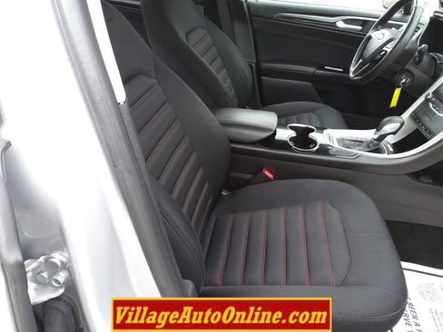 Used 2015 Ford Fusion SE image 38