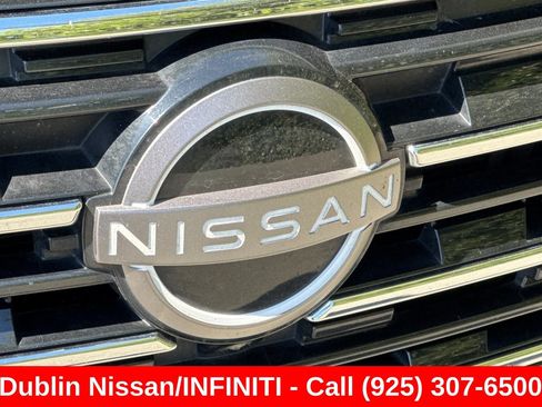 Used 2024 Nissan Rogue SL AWD/4WD image 48