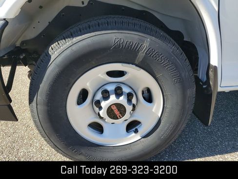 New 2025 GMC Savana 3500 Extended w/ Driver Convenience Package image 29