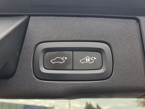 Used 2022 Volvo XC60 B5 Inscription image 35