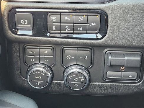 New 2026 GMC Yukon AT4 w/ AT4 Premium Plus Package image 18