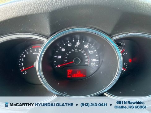 Used 2012 Kia Sorento LX w/ Convenience Pkg FWD image 7