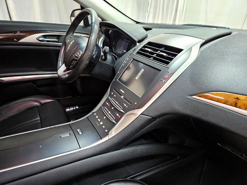 Used 2016 Lincoln MKZ image 27