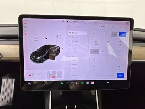 Used 2018 Tesla Model 3 Long Range RWD image 23