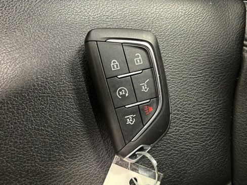 Used 2024 Cadillac Escalade ESV Luxury AWD/4WD image 19